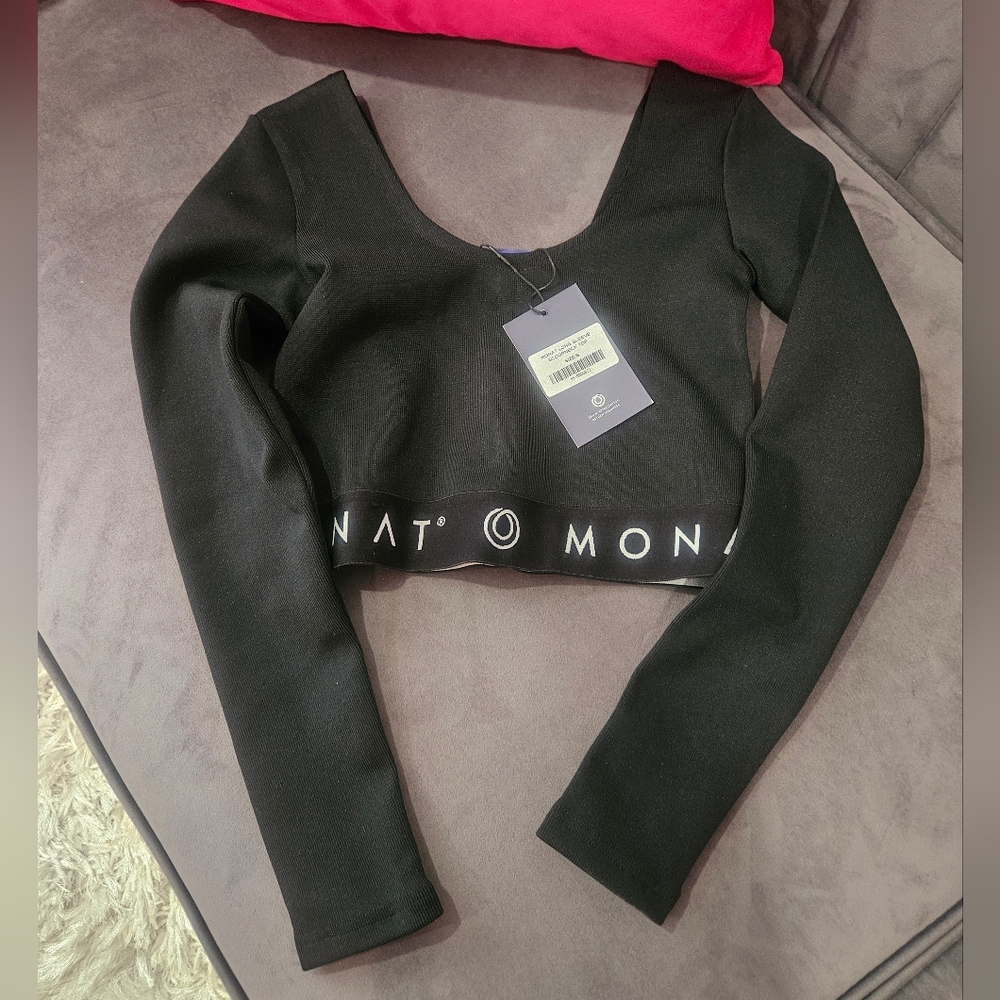 Monat gear crop long sleeve